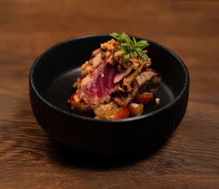 Skål med utsökt mat på Iberico en restaurang uppsala