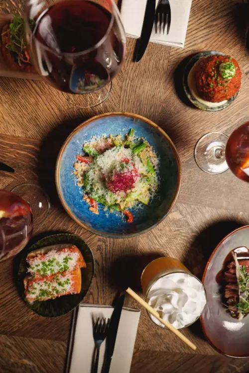 Huvudbild tapas con vino